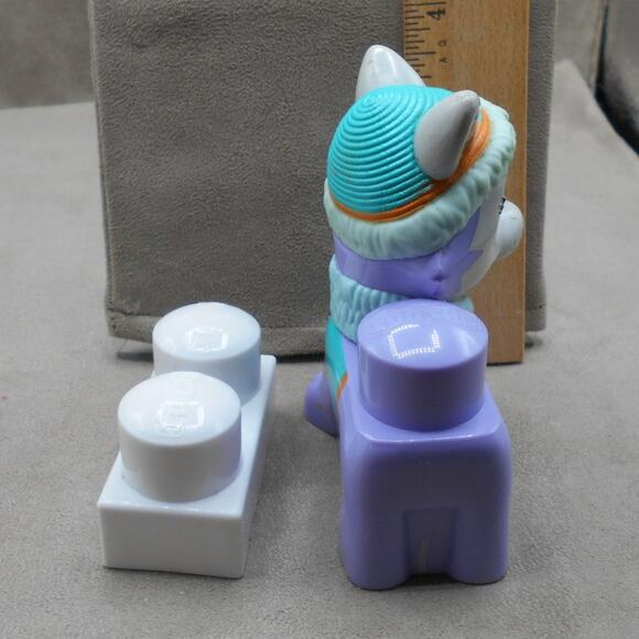 Ionix Jr. Paw Patrol Everest (Husky) Replacement Figure - Picture 4 of 8